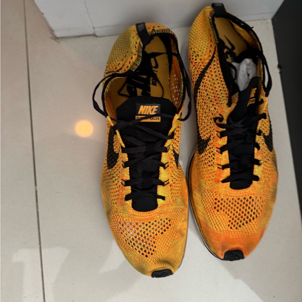 Nike FLYKNIT SIZE 13 good condition - Picture 3 of 4